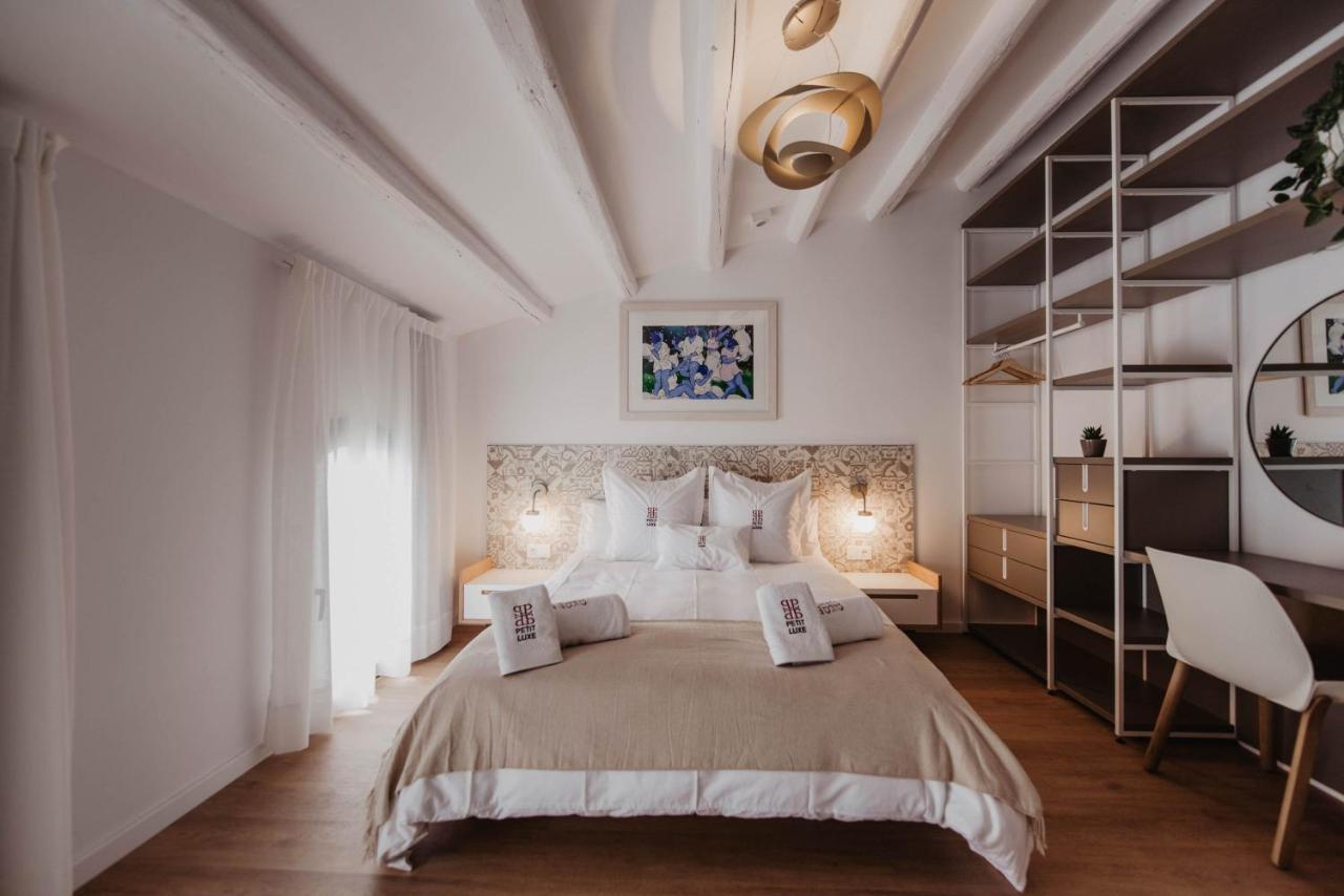Petit Luxe Volta Bed & Breakfast Terrassa Exterior foto